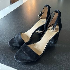 Gianna Binni Velvet Black Heels
